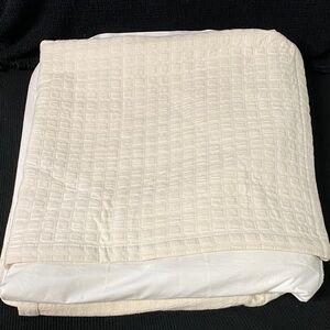 Cream Pottery Barn Twin Bed Skirt